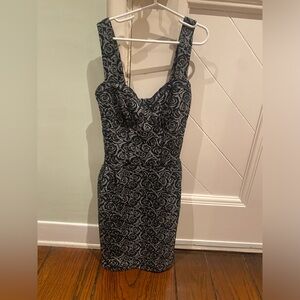 Versetile black and white dress